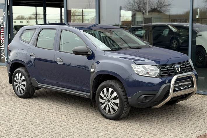 Blå Dacia Duster fra 2018