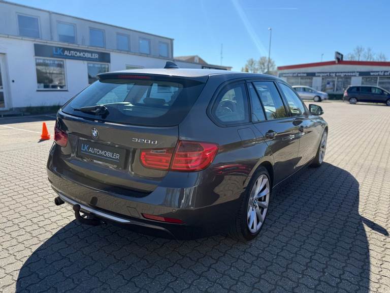 BMW 320d 2,0 Touring aut.