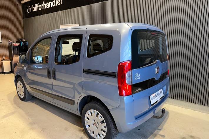 Blå Fiat Qubo fra 2013