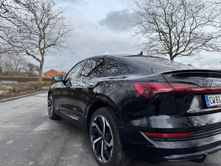Audi e-tron 55 S-line Sportback quattro