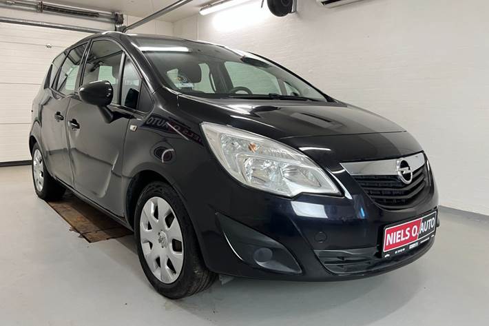 Sort Opel Meriva fra 2012