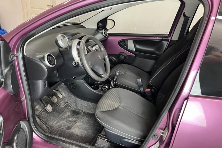 Lilla Peugeot 107 fra 2013