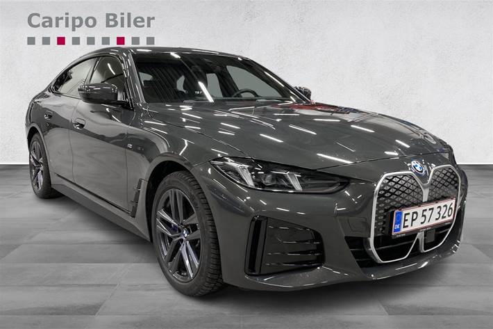 Grå BMW i4 fra 2024