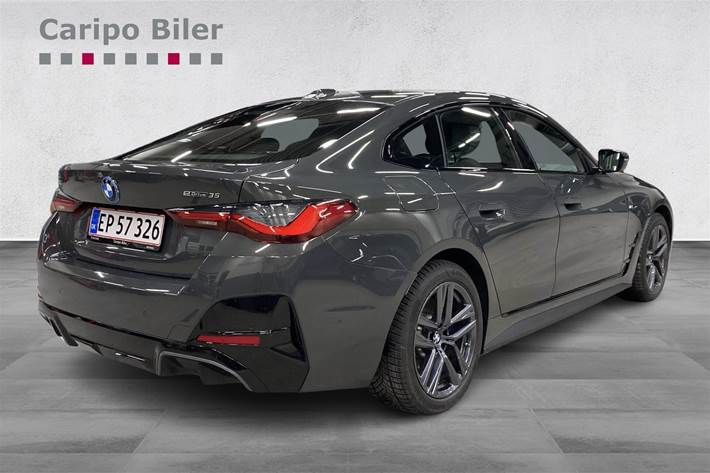 Grå BMW i4 fra 2024