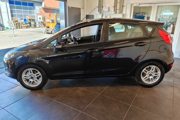 Sort Ford Fiesta fra 2014