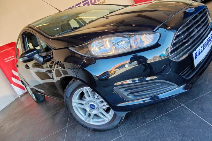 Sort Ford Fiesta fra 2014