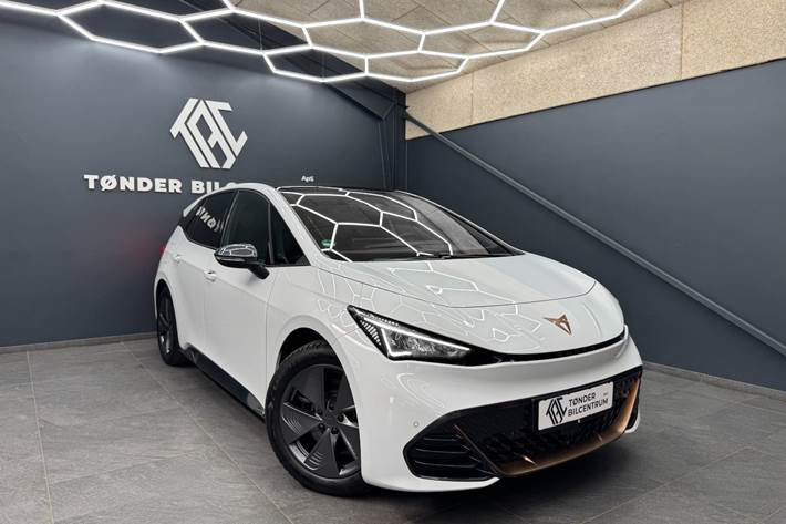Hvid Cupra Born fra 2022 set udefra