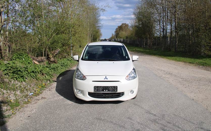 Mitsubishi Space Star 1,2 Black & White