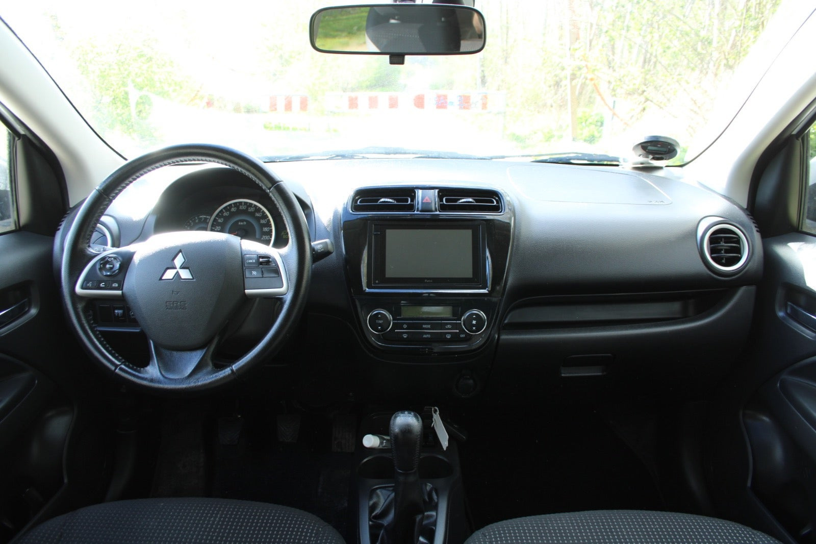 undefined Mitsubishi Space Star fra 2015