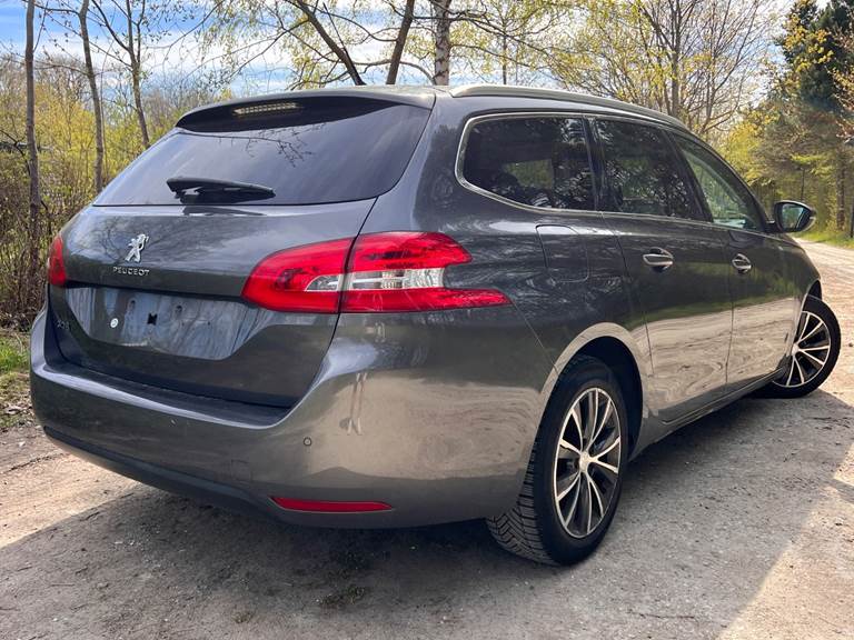 Peugeot 308 1,2 PureTech 130 Prestige SW