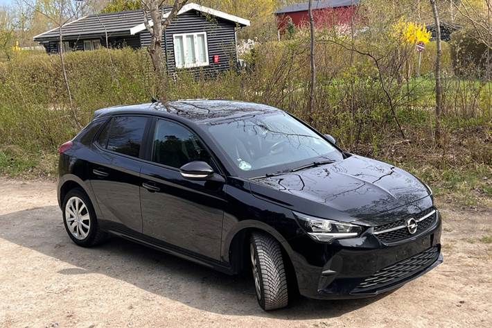 Sort Opel Corsa fra 2020
