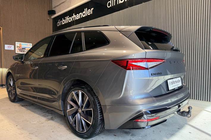 Grå Skoda Enyaq fra 2023