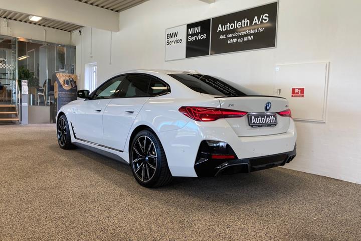 Hvid BMW i4 fra 2025