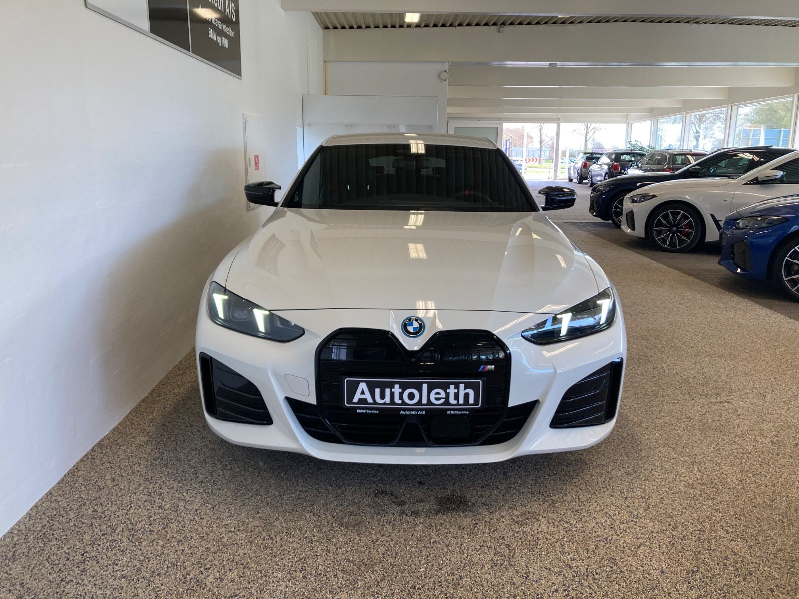 Hvid BMW i4 fra 2025