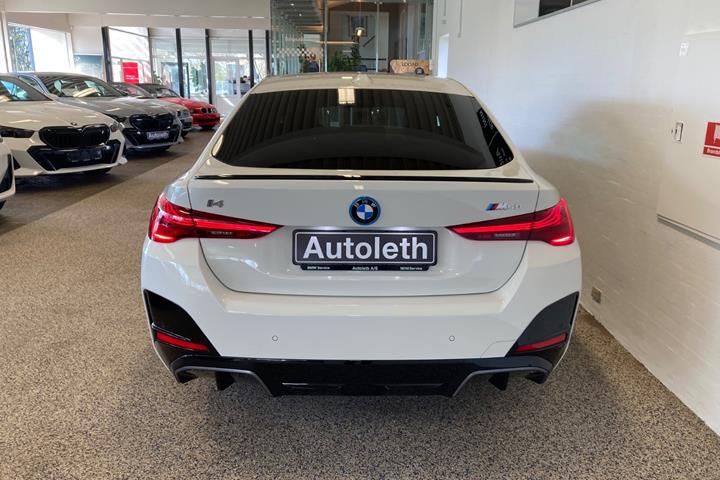 Hvid BMW i4 fra 2025