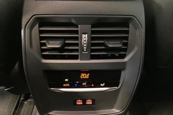 Hvid BMW i4 fra 2025