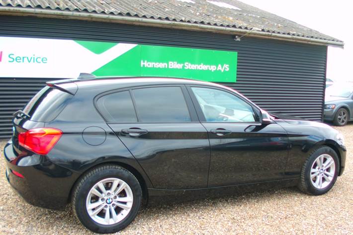 Sort BMW 118d fra 2018
