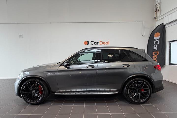Grå Mercedes GLC63 fra 2017