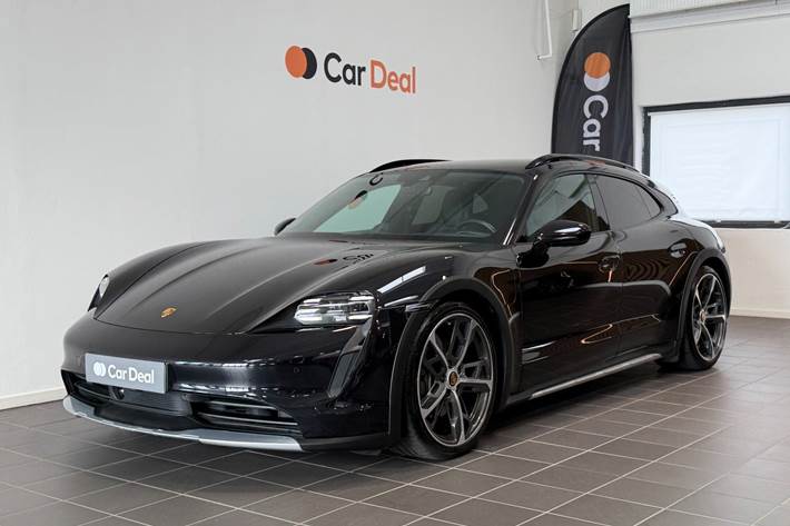 Sort Porsche Taycan 4 fra 2021 set udefra
