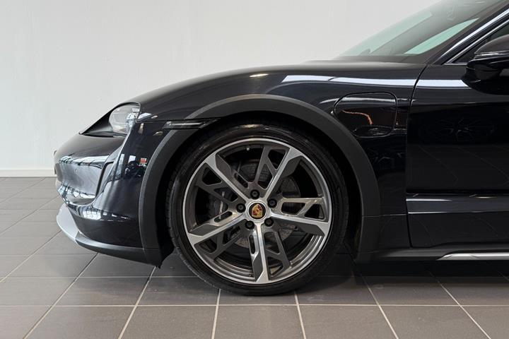 Sort Porsche Taycan 4 fra 2021