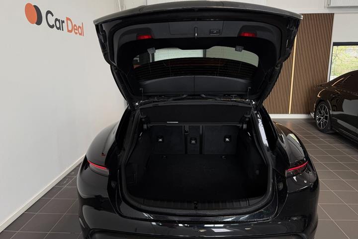 Sort Porsche Taycan 4 fra 2021