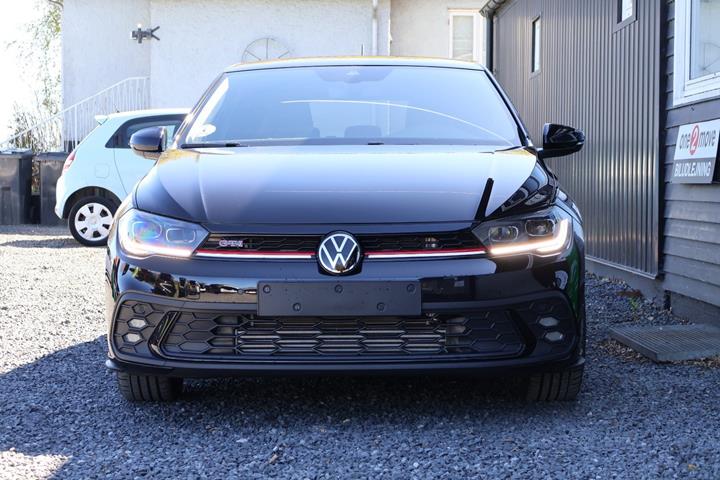 Sort VW Polo fra 2024