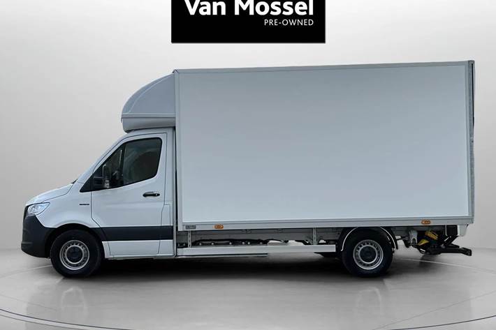 Hvid Mercedes eSprinter 414 fra 2025