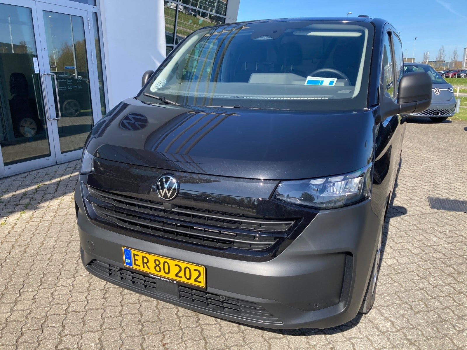 Sort VW Transporter fra 2025