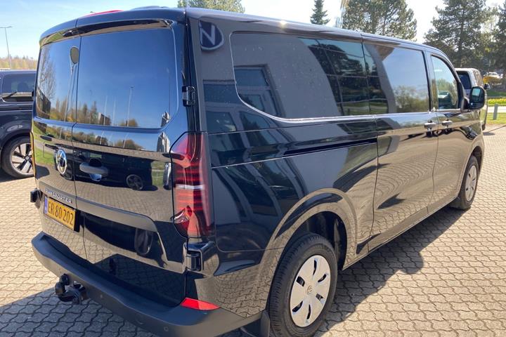 Sort VW Transporter fra 2025