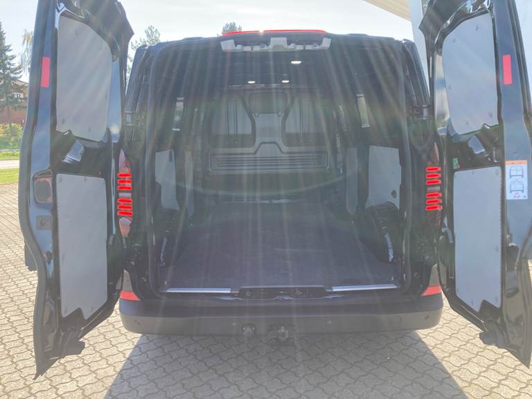 VW Transporter 2,0 TDi 150 Comfort Kassevogn aut. LWB