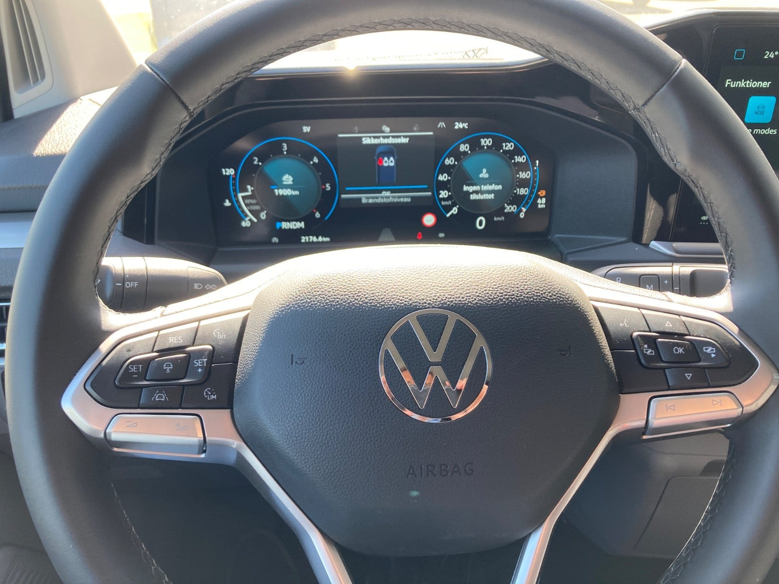 Sort VW Transporter fra 2025
