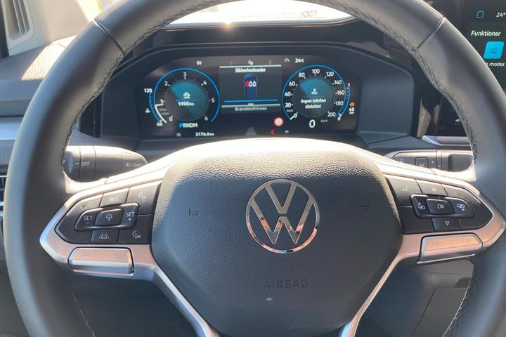 Sort VW Transporter fra 2025
