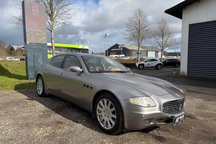 undefined Maserati Quattroporte fra 2004 set udefra