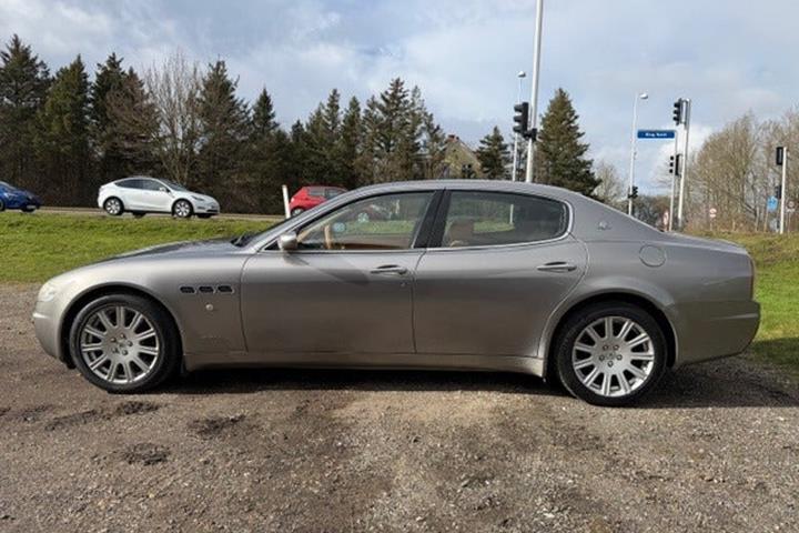undefined Maserati Quattroporte fra 2004 set udefra
