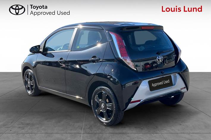 Sort Toyota Aygo fra 2017