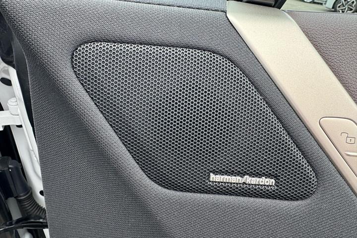 Hvid BMW iX fra 2023