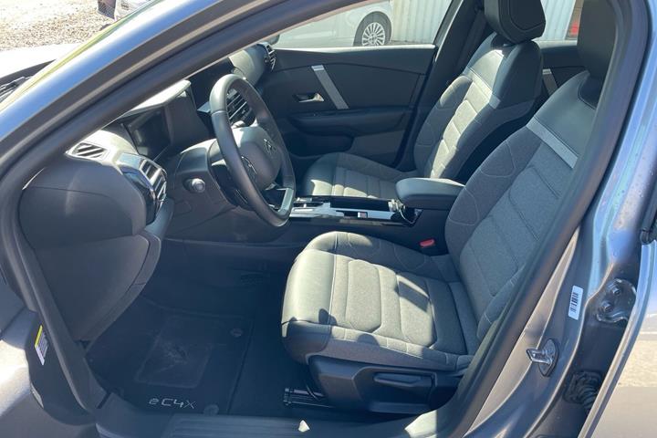 Grå Citroën ë-C4 fra 2024