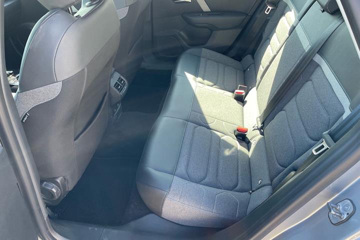 Grå Citroën ë-C4 fra 2024