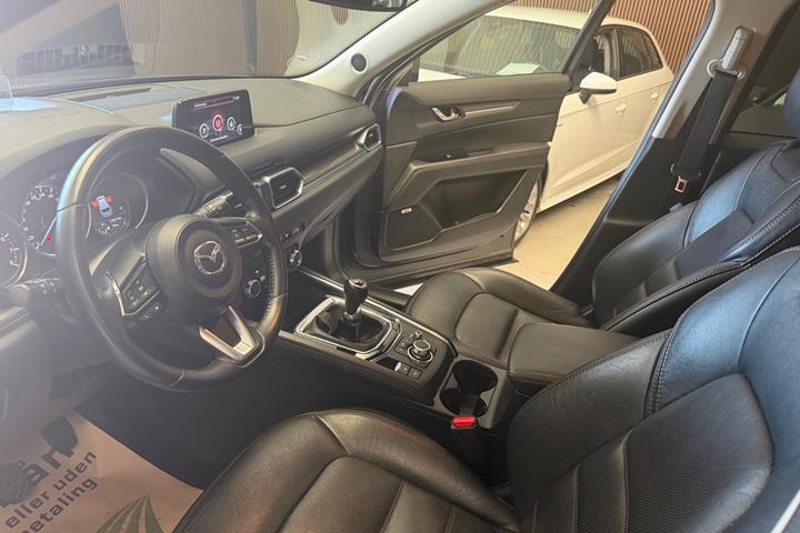 Grå Mazda CX-5 fra 2017