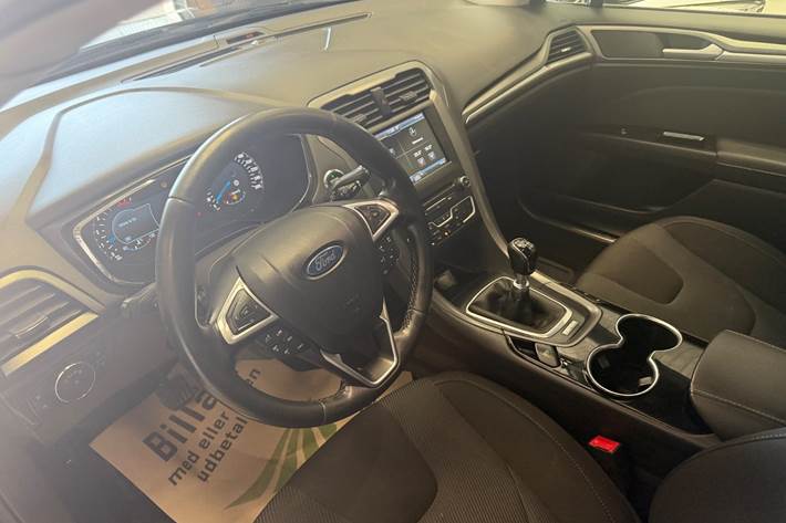Sort Ford Mondeo fra 2016