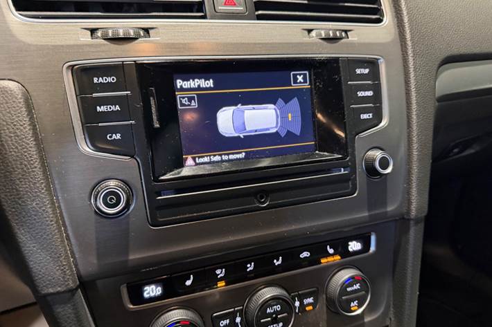 Sølv VW Golf VII fra 2014