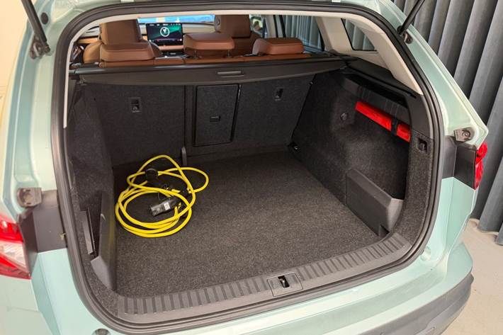 Turquoise Skoda Enyaq fra 2022