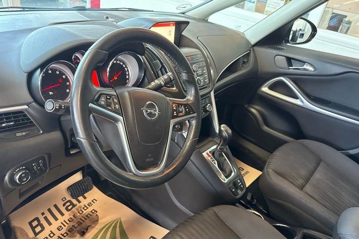 Lilla Opel Zafira Tourer fra 2015