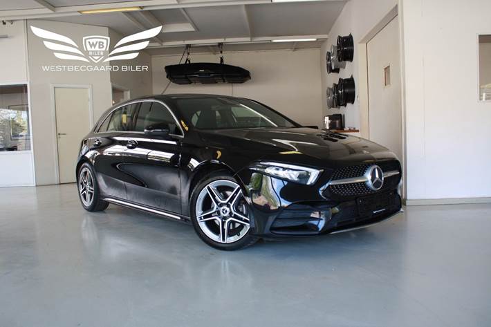 Sort Mercedes A200 fra 2018 set udefra