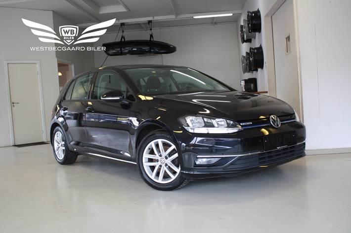 Sort VW Golf VII fra 2019 set udefra