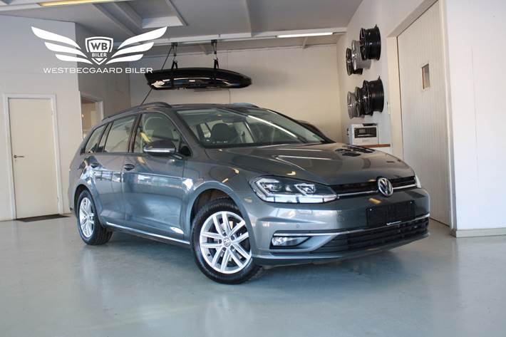 Grå VW Golf VII fra 2020