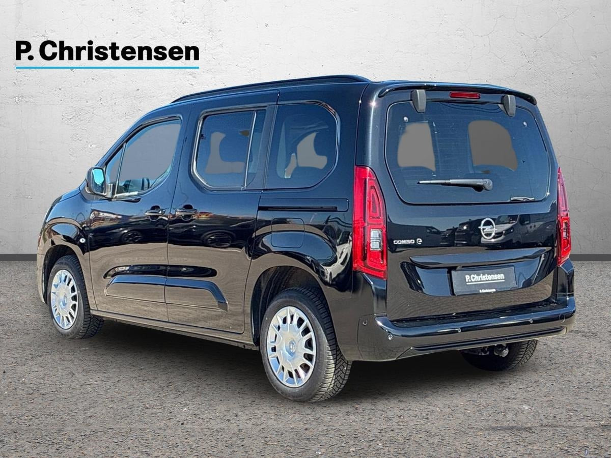 Sort Opel Combo-e Life fra 2023