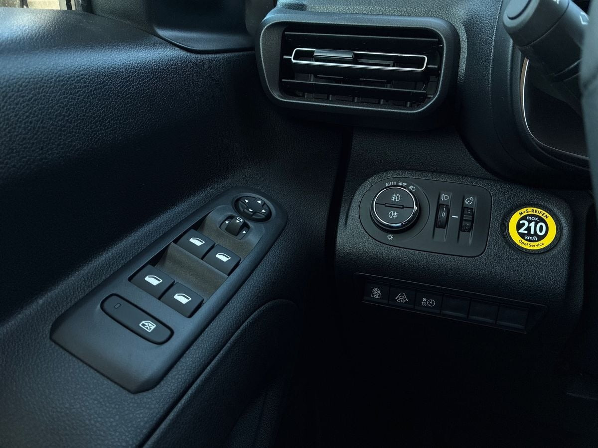 Sort Opel Combo-e Life fra 2023