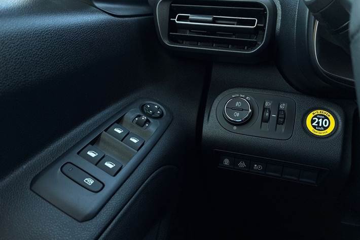 Sort Opel Combo-e Life fra 2023