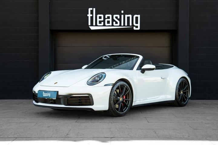 Hvid Porsche 911 Carrera S fra 2019 set udefra